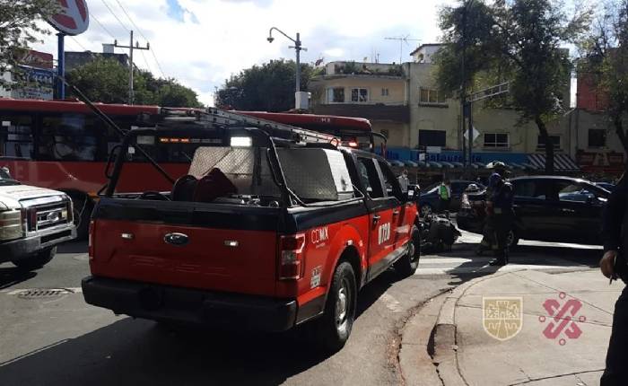 Metrobús chocó en Eje 4 Sur y dejó 6 heridos