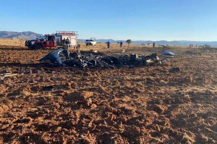 Desplome de avioneta deja 2 muertos en Durango